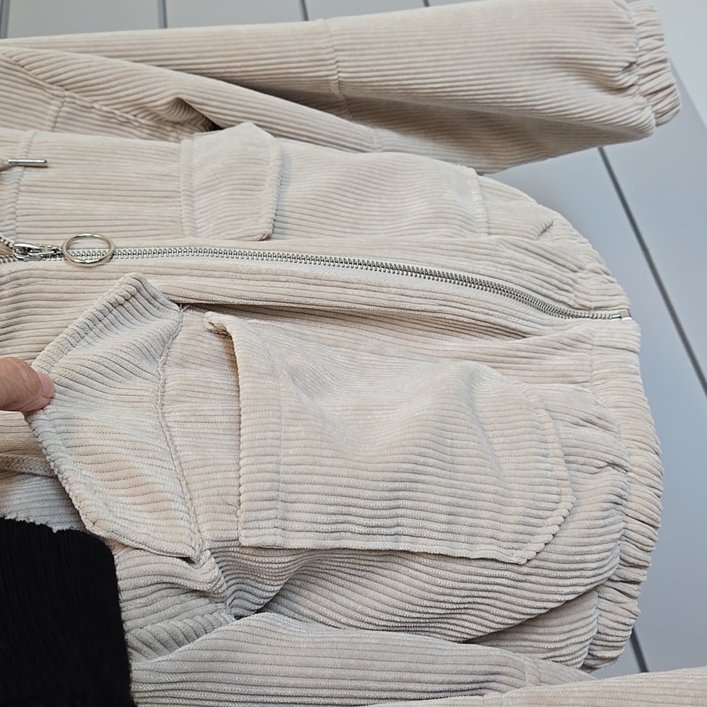 Love Tree Cropped Corduroy Sherpa Jacket - Picture 6 of 11